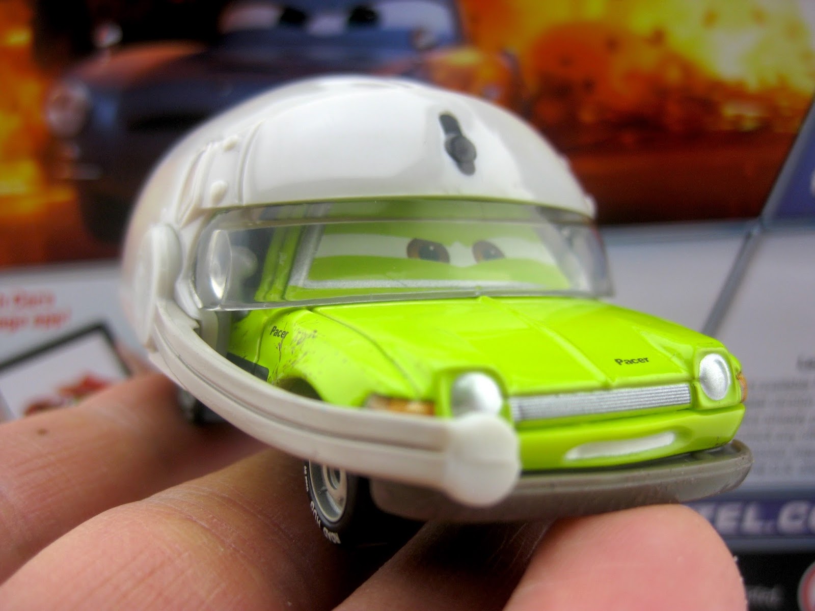 Disney Pixar CARS ACER GREM WITH HELMET 2-pack Die-Cast 1:55 