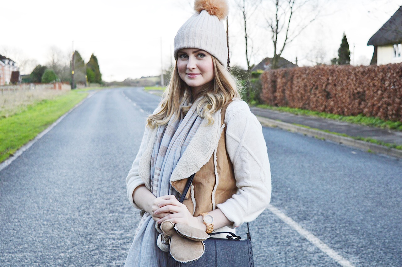 Cosy Winter outfit inspiration by fashion blogger FashionFake