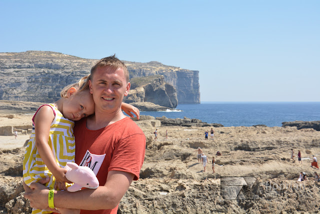 obok Azure Window znajduje się ciekawa formacja skalna – Fungus Rock. Jest to główna atrakcja na wyspie Gozo na Malcie