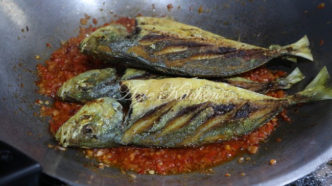 Ikan Selar Goreng Berlado Yang Sangat Sedap - Azie Kitchen
