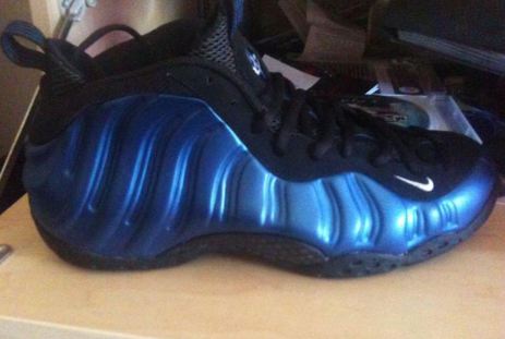 black foamposites blue bottom