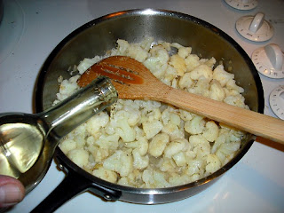 Culinary Alchemy: Funky Cabbage Flowers - Lumaconi al Forno con Cavolfiore