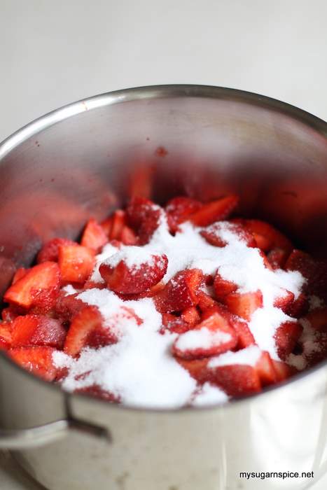 Strawberry with sugar