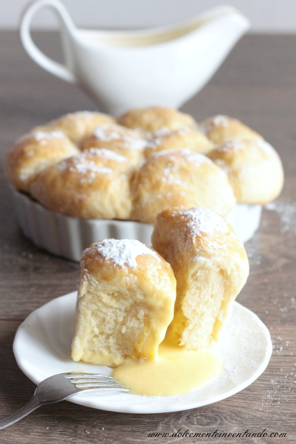 Buchteln (Rohrnudeln) con salsa alla vaniglia – Dolcemente Inventando