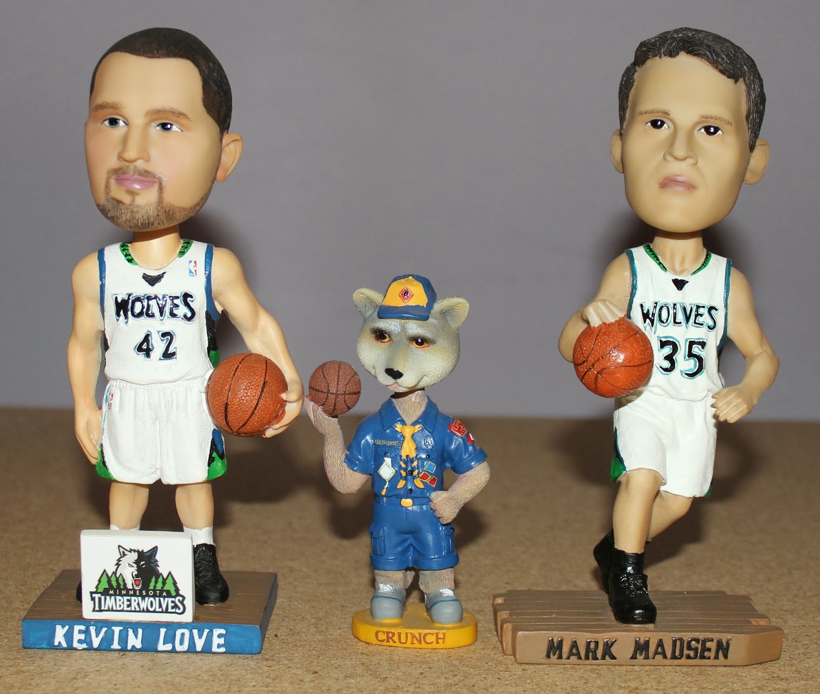 The Bobble Hunter 3 rare Wolves Bobbleheads