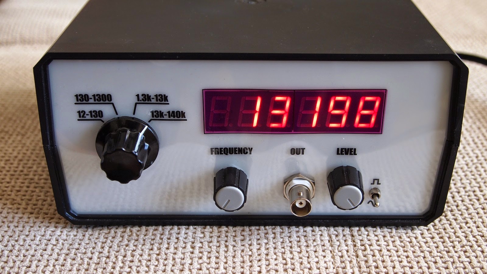 DIYfan: Audio oscillator with frequency counter 2