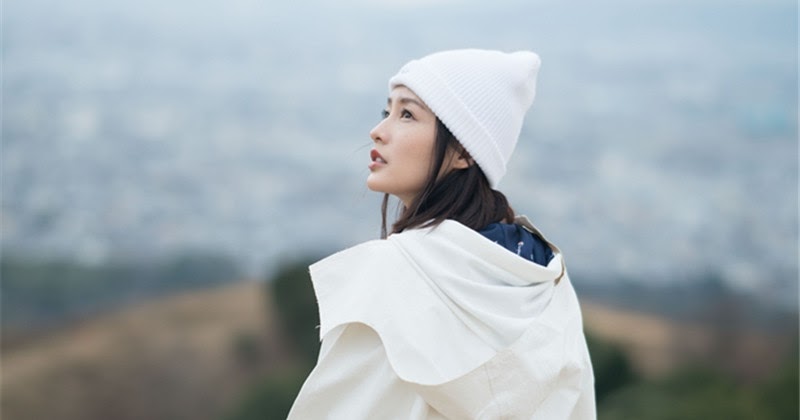 China Entertainment News Li Qin poses for photo shoot