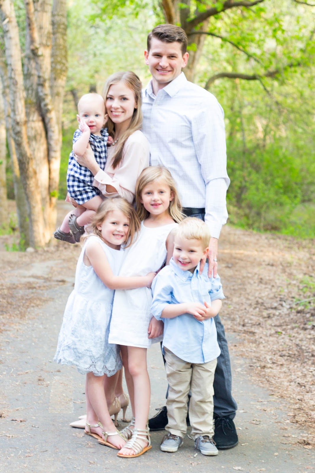 Do It Yourself Divas Spring Outfit Colors For Family Photos Do It Yourself Divas Spring Outfit Colors For Family Photos