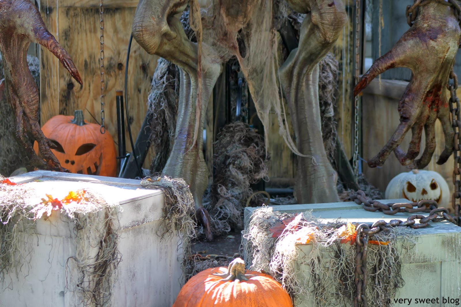 Halloween Decorated Homes New Orleans 2013 A Very Sweet Blog