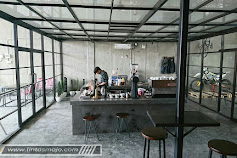 TOKO KOPI BERSAUDARA Kafe Berkonsep Industrial Unfinished