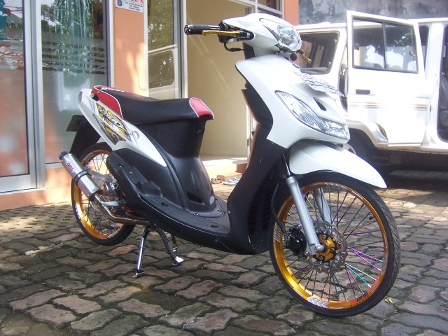 30 Inspirasi Baru Modifikasi Mio Putih Simple