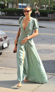  Miranda Kerr in a green flowing long dress