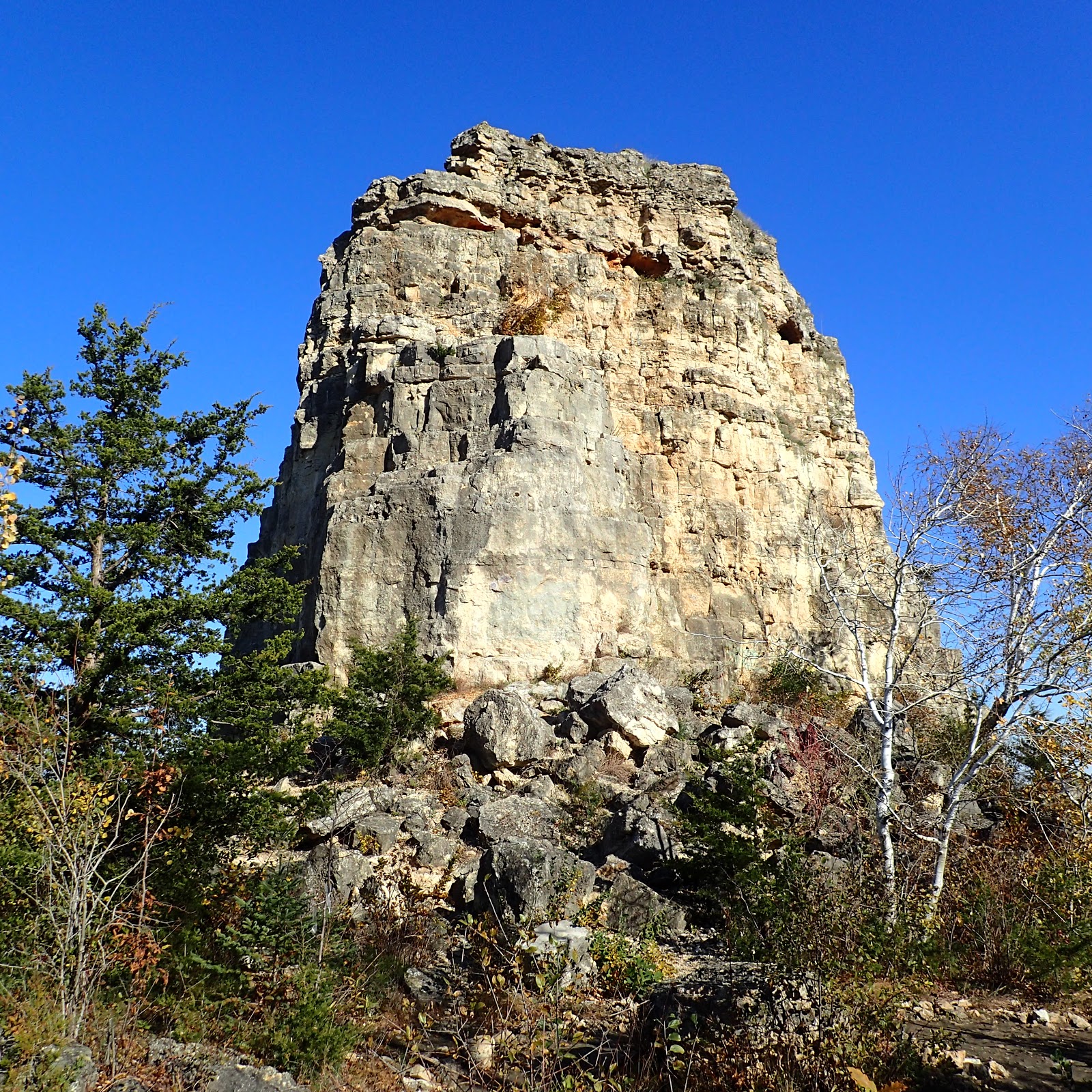 The Continuing Adventures of Eric, Noelle and Sierra Sugar Loaf Bluff