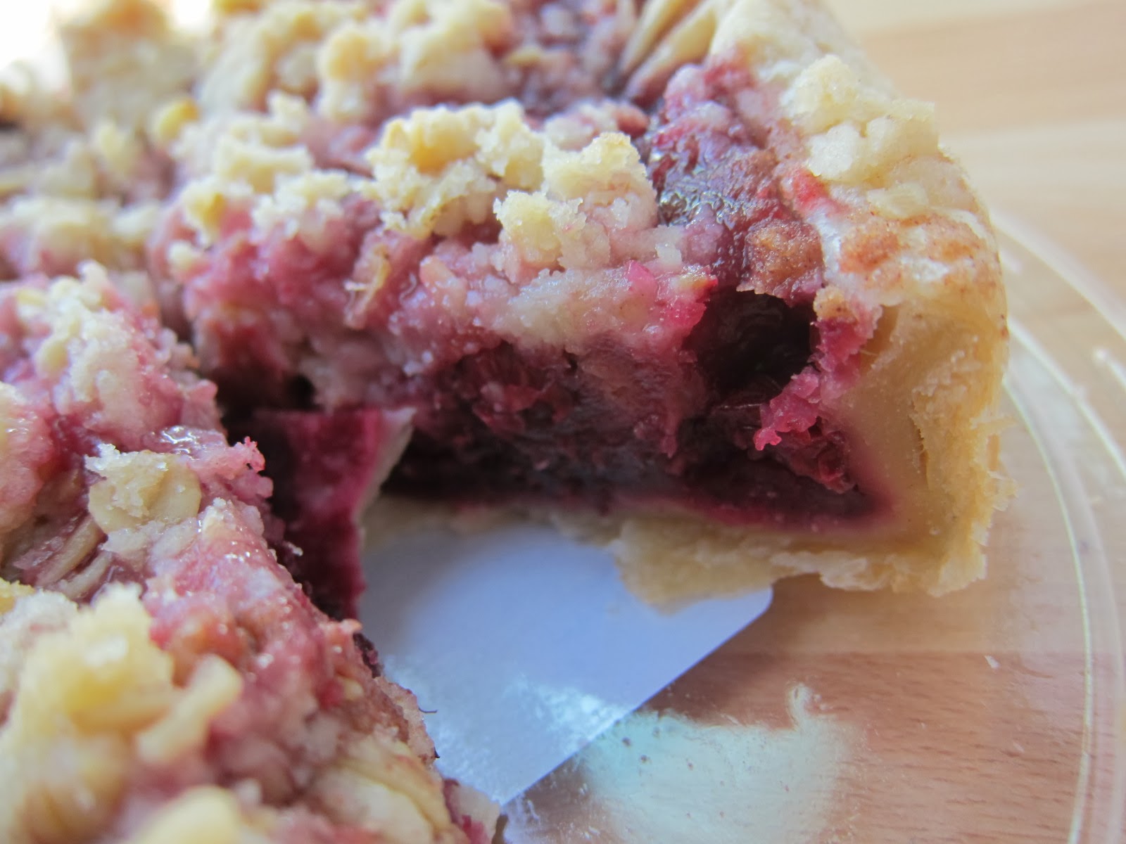 Review Trader Joe's Petite Mixed Berry Tart Brand Eating