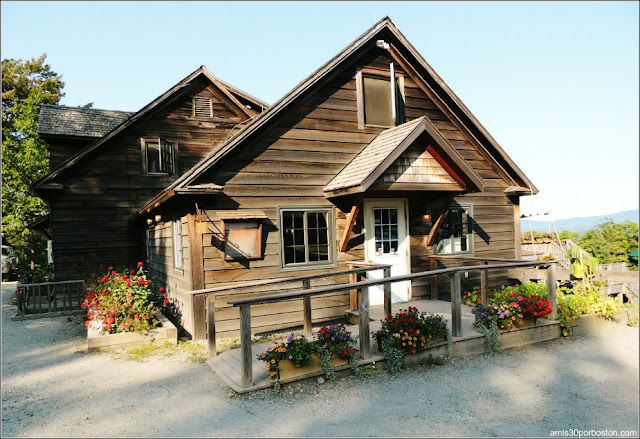 Trapp Family Lodge: The Austrian Tea & Tap Room
