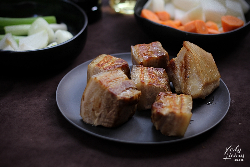 Buta No Kakuni Recipe 豚の角煮 How To Cook Japanese Braised Pork Belly, Simple and Easy Buta No Kakuni Japanese Braised Pork Belly Recipe Manila Philippines, Easy Japanese Recipe, Easy Pork Recipe, Buta No Kakuni Near Me Recipe Ingredients Where To Buy, How To Make Japanese Otoboshi Drop Lid, Best Top Food Blog YedyLicious Manila Food Blog Philippines Yedy Calaguas Manila Food Stylist Food Photographer