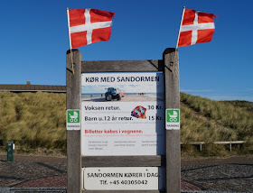 Tipps für einen Tag rund um Skagen. Teil 1: Råbjerg Mile und Grenen. Eine Tour mit Sandormen, dem Traktorbus, zur Landzunge Grenen ist ein Abenteuer, besonders mit Kindern!