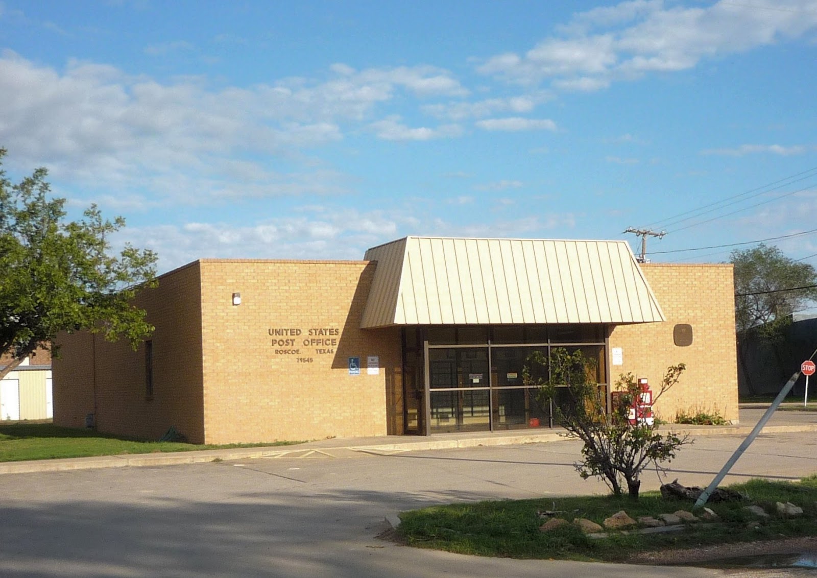 Roscoe Hard Times Heady Auto Parts Opens on Main Street