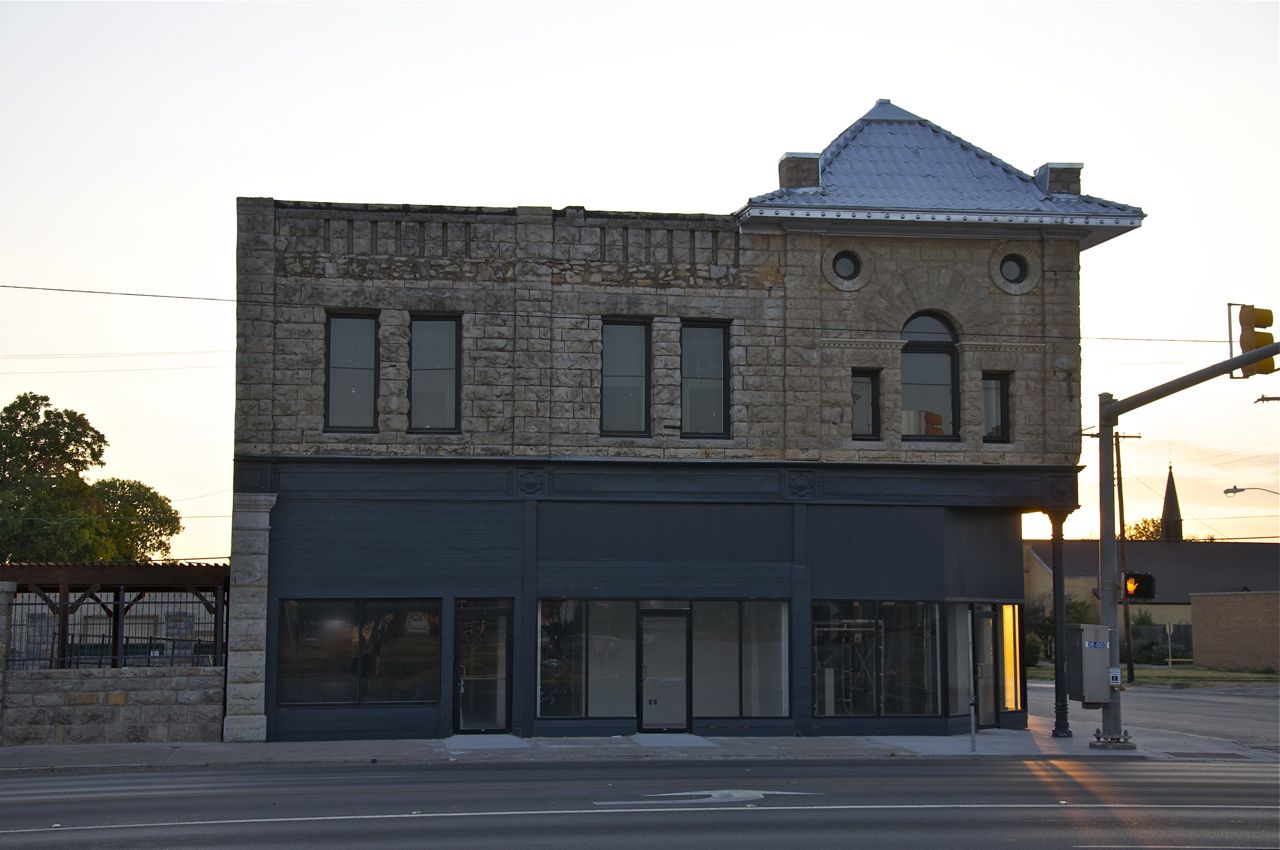 Suzassippi's Lottabusha County Chronicles Buildings on the Square
