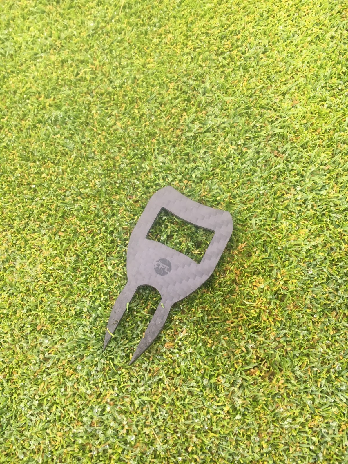 Golf Review Carbon Fiber Golf Divot Tool « Ottawa Golf Blog