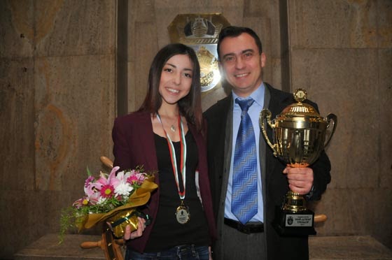 Камелия Колева - двукратна олимпийска шампионка по УШУ и треньора и Стефан Колев