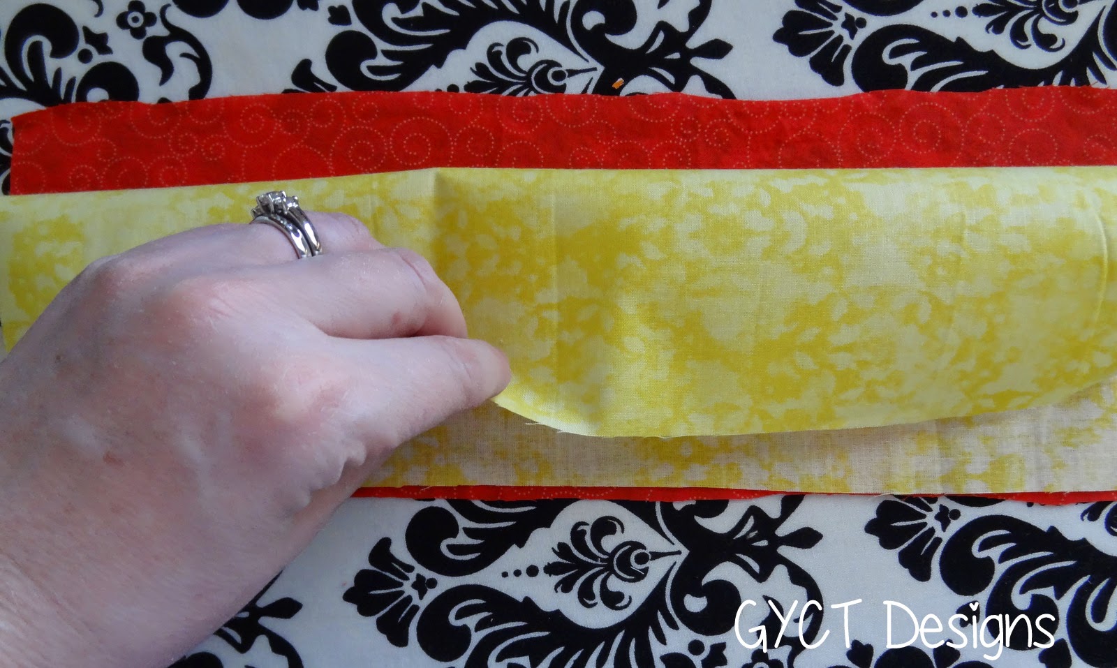 Crayon Roll Tutorial and Free Pattern by GYCT