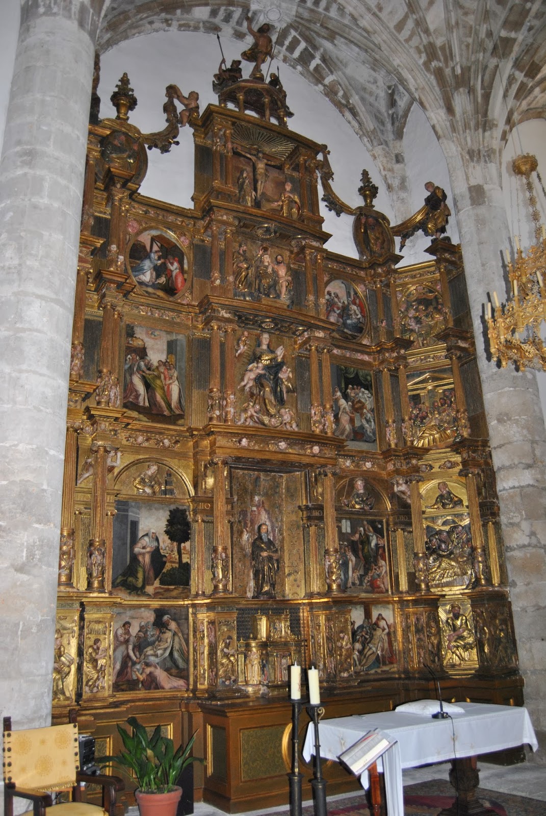 Arte en Valladolid EL RETABLO MAYOR DE LA IGLESIA PARROQUIAL DE SAN