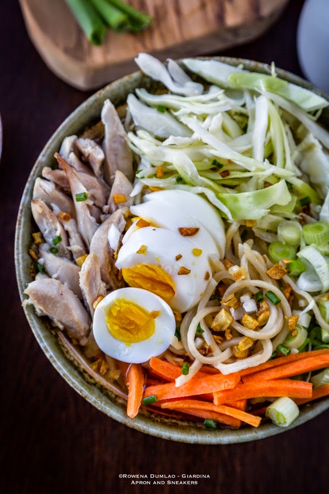 Filipino Chicken Egg Noodle Soup (Chicken Mami)