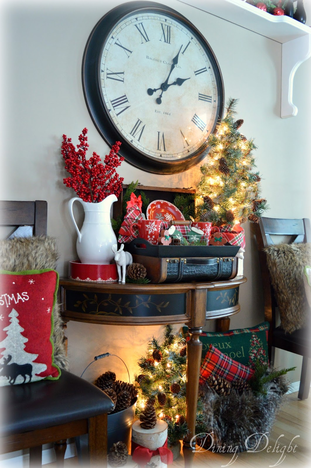 Dining Delight A CozyCabin Christmas Display