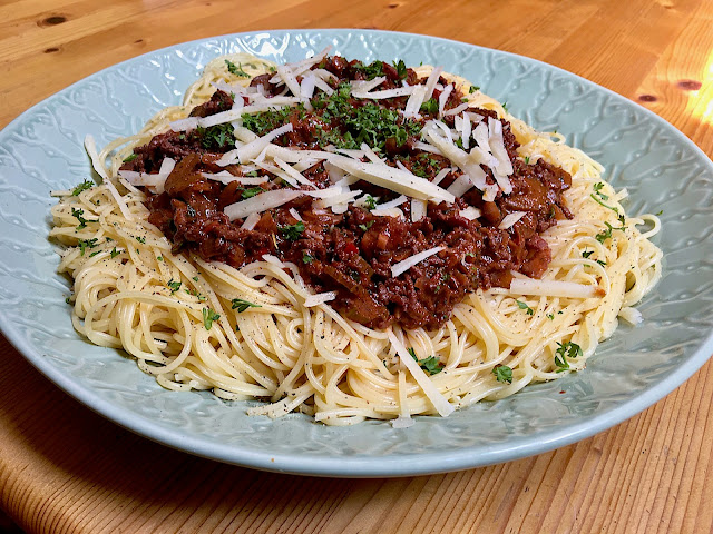 Spaghettini mit scharfer Hackfleisch-Sauce Spaghettini mit scharfer Hackfleisch-Sauce