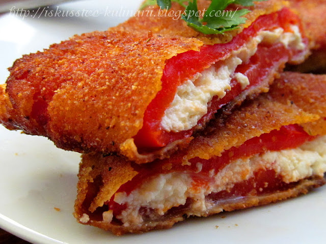 "Чушка бюрек" - жареные фаршированные перцы по-болгарски