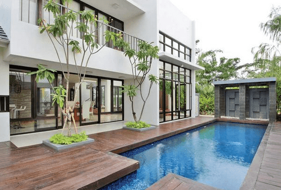 25+ Contoh Rumah Yang Ada Kolam Renang Minimalis dan Indah