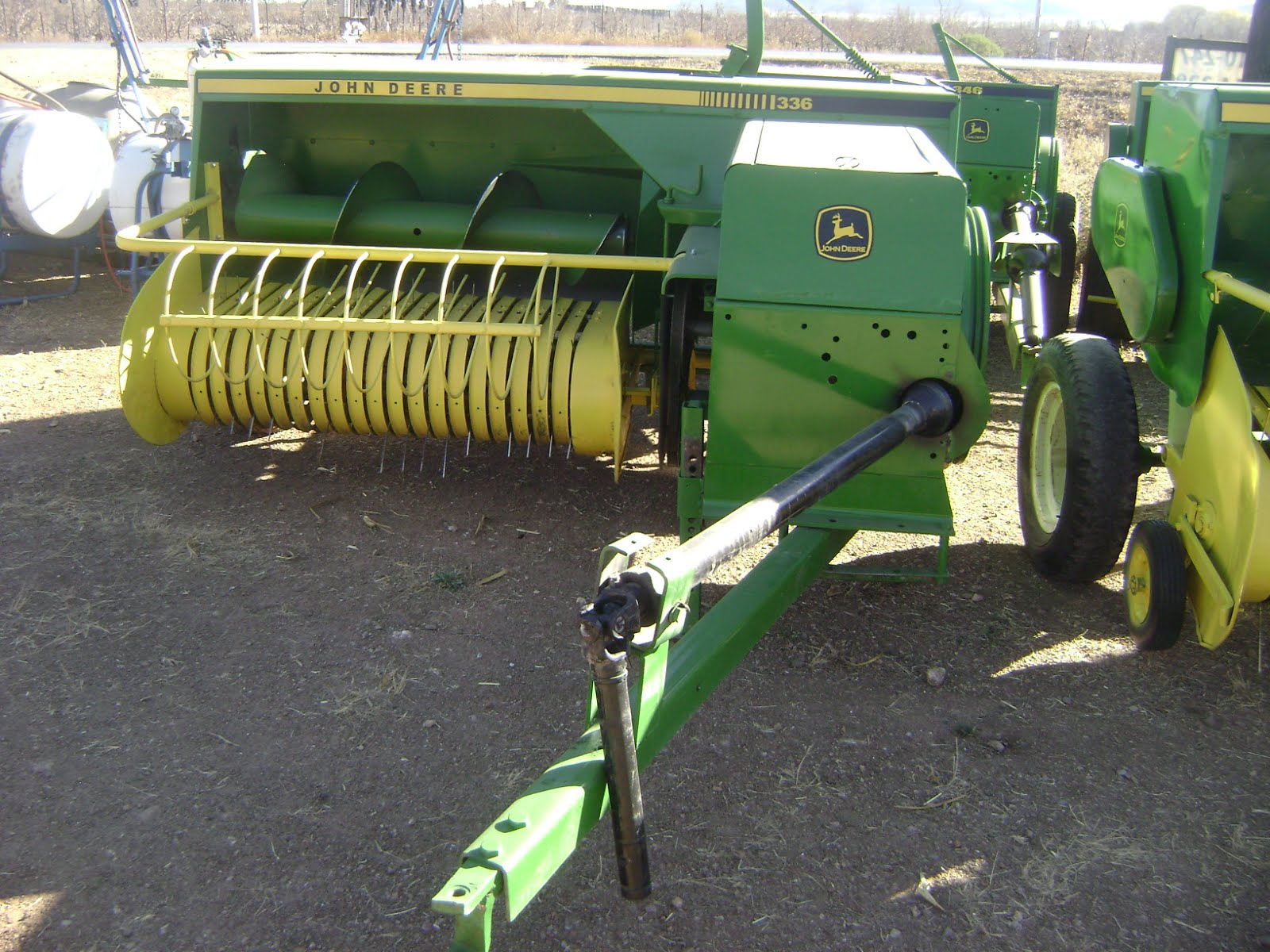 MAQUINARIA AGRICOLA INDUSTRIAL: Empacadora John Deere 336 Hilo $6,500