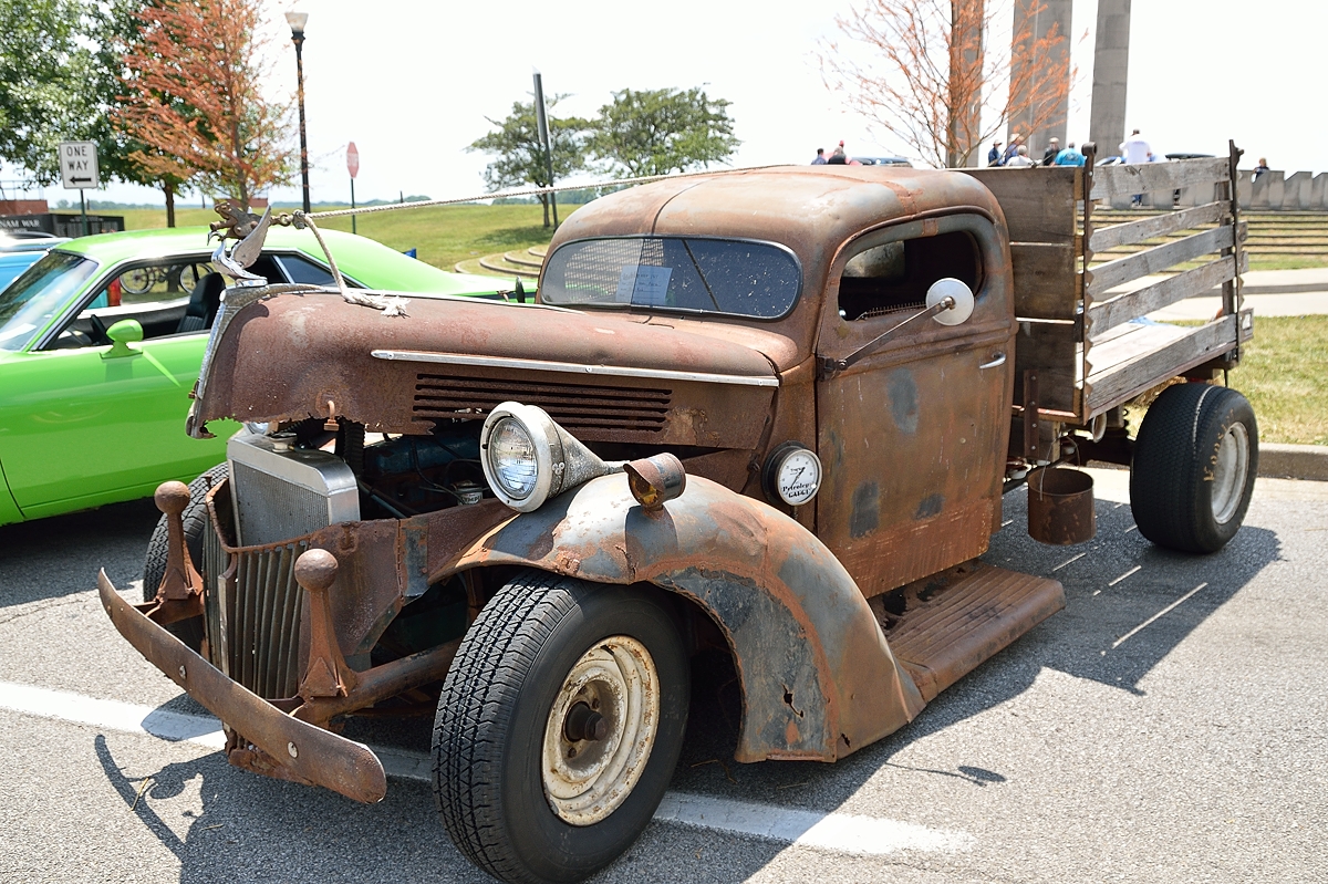 Tom and Margot's Adventures in Photography Evansville Shriner Car Show