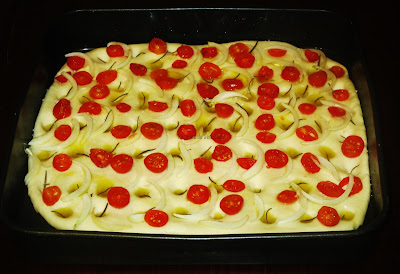 Focaccia de Tomate Chery e Cebola