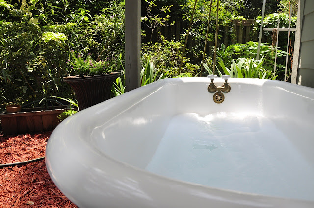 Catch Light: DIY Outdoor Bathtub
