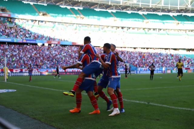 Bahia goleia o Vitória por 4 a 1 e sai da zona de rebaixamento