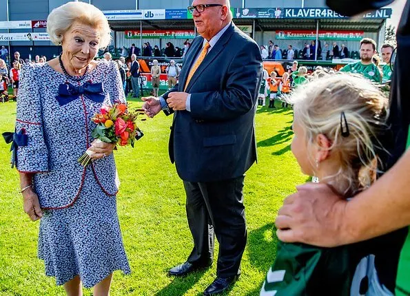 Princess Beatrix attended the national campaign day of the 'Zwaluwen Jeugd Actie' at SV Football Club