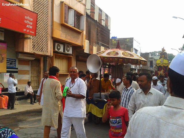 Image: Bhajan Mandali singing Balaji devotional songs and Bhajans