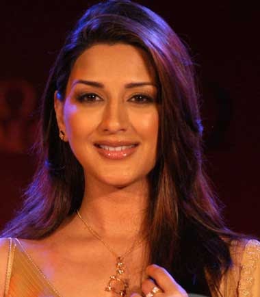 Bollywood Stars: images of sonali bendre | sonali bendre in bra