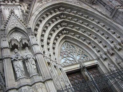 Barcelona cathedral doorway