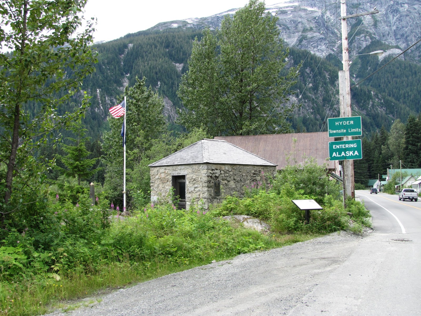 Westward meander Meziadin Lake