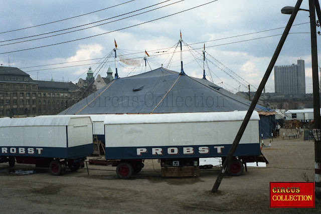 Chapiteau roulotte