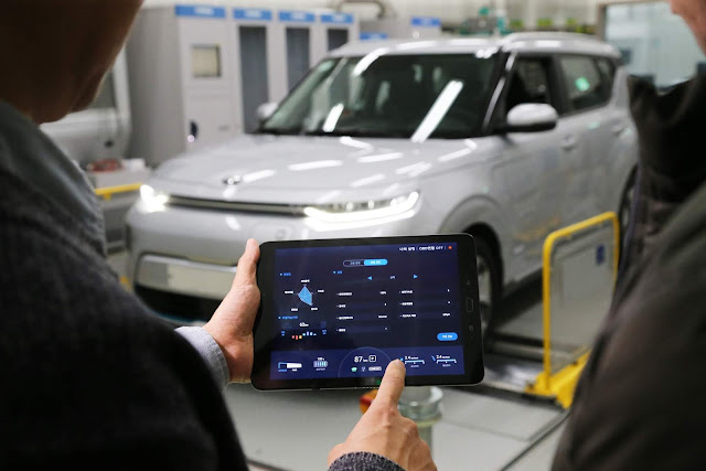Hyundai mostra app de gereciamento de carros elétricos