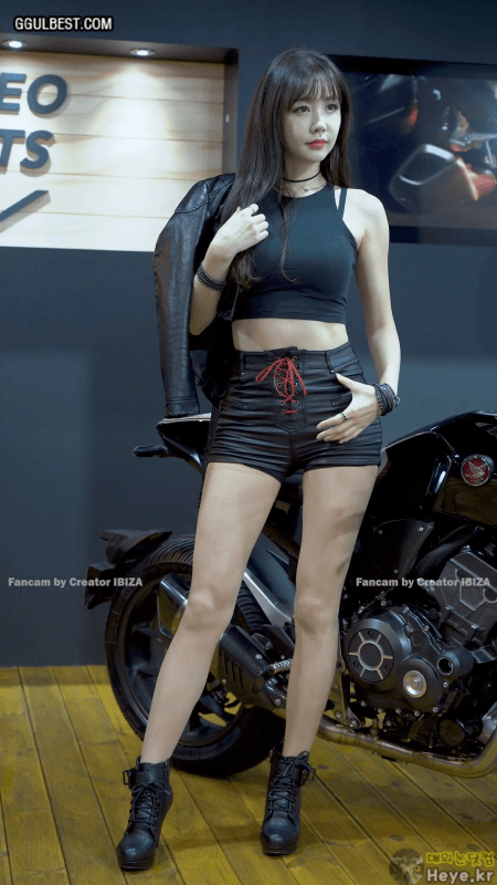 GGULBEST.COM GIF FACTORY: Model Hong Jiyeon 2019 Seoul Motor Show.gif
