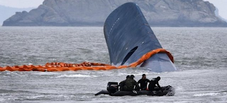 Νότια Κορέα: Οργή για τον πλοίαρχο που εγκατέλειψε τους επιβάτες και τους άφησε να πεθάνουν μέσα στο ναυάγιο
