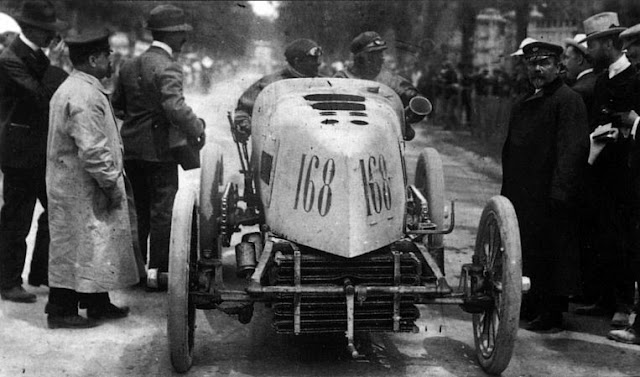 Fotografías de las primeras carreras de automóviles