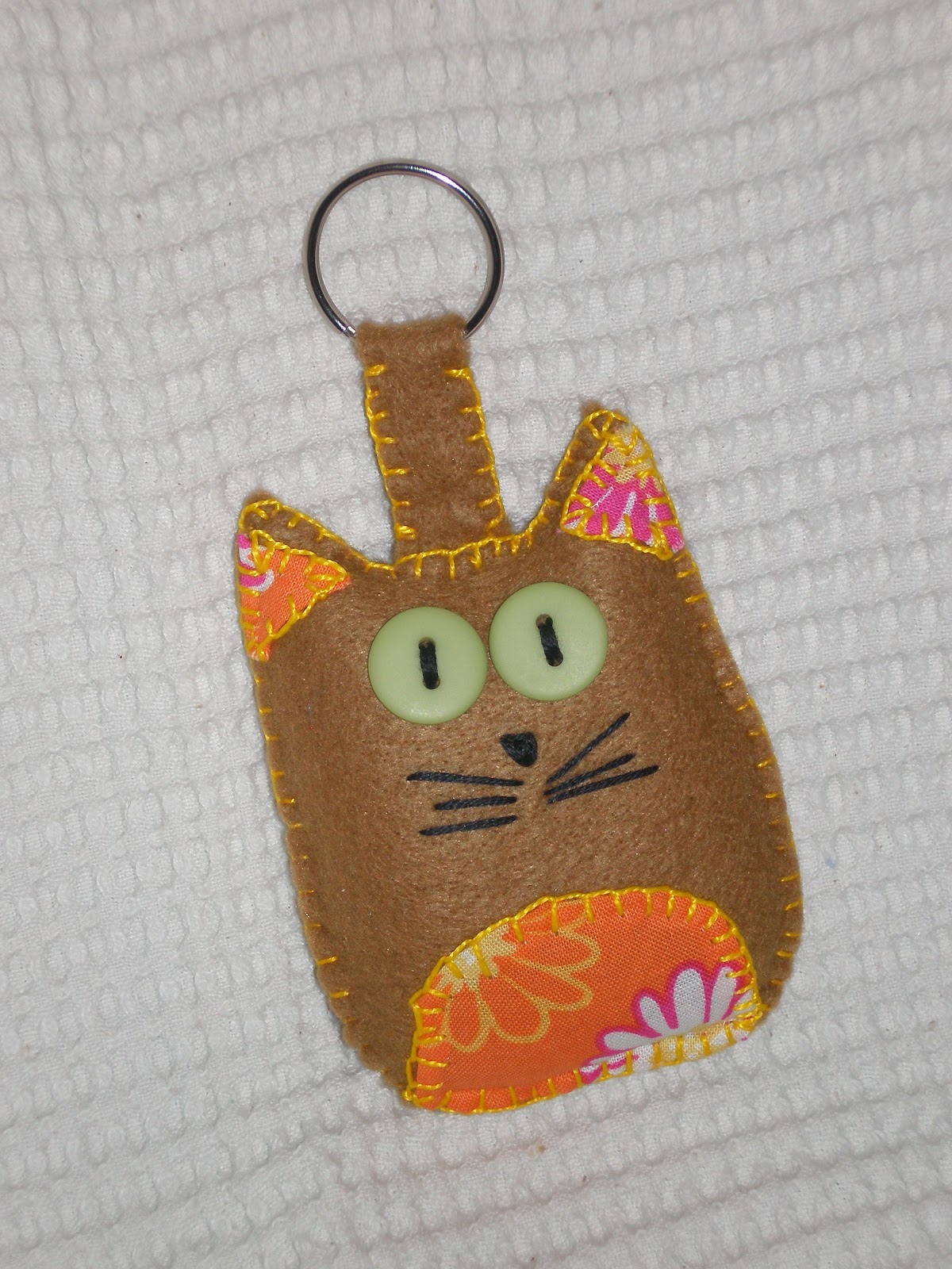 CRAFT BEE FELT KEYCHAINS