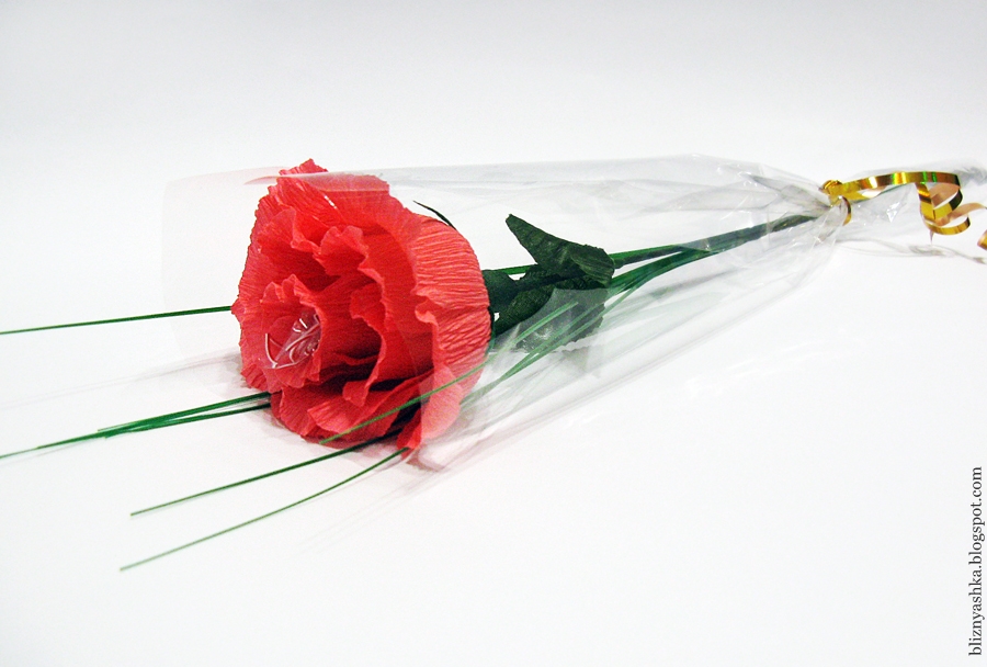 Средняя цена одной розы. Упаковать одну розу. Букет с одной розой. Букет из одной розы.