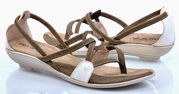 Inspirasi modis pembahasan model sandal tentang  41+ Model Sandal Wanita Branded, Ide Penting!